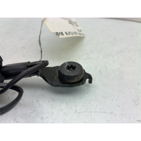 Attache ceinture avant droit FORD KUGA 2