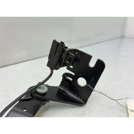 Attache ceinture arriere gauche FORD KUGA 2