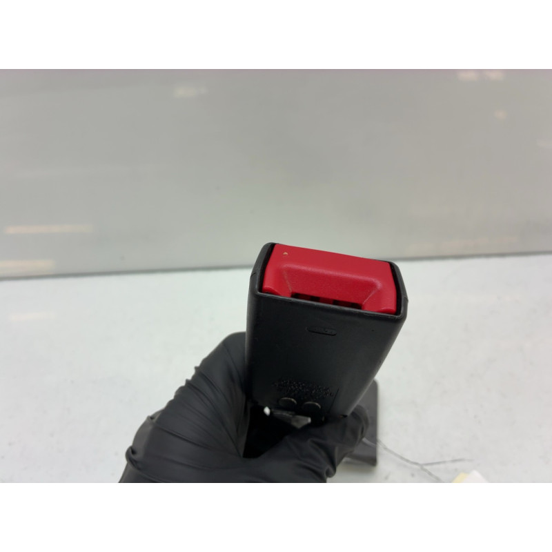 Attache ceinture arriere gauche FORD KUGA 2 Photo n°4