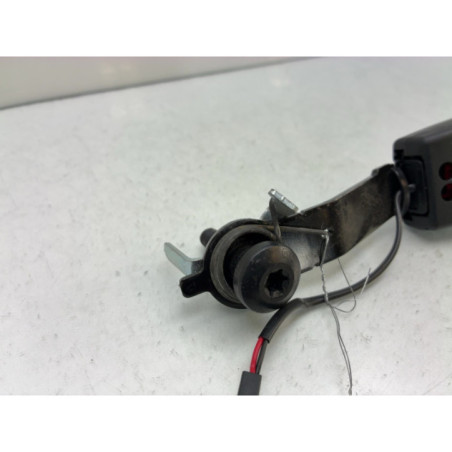 Attache ceinture arriere droit FORD KUGA 2