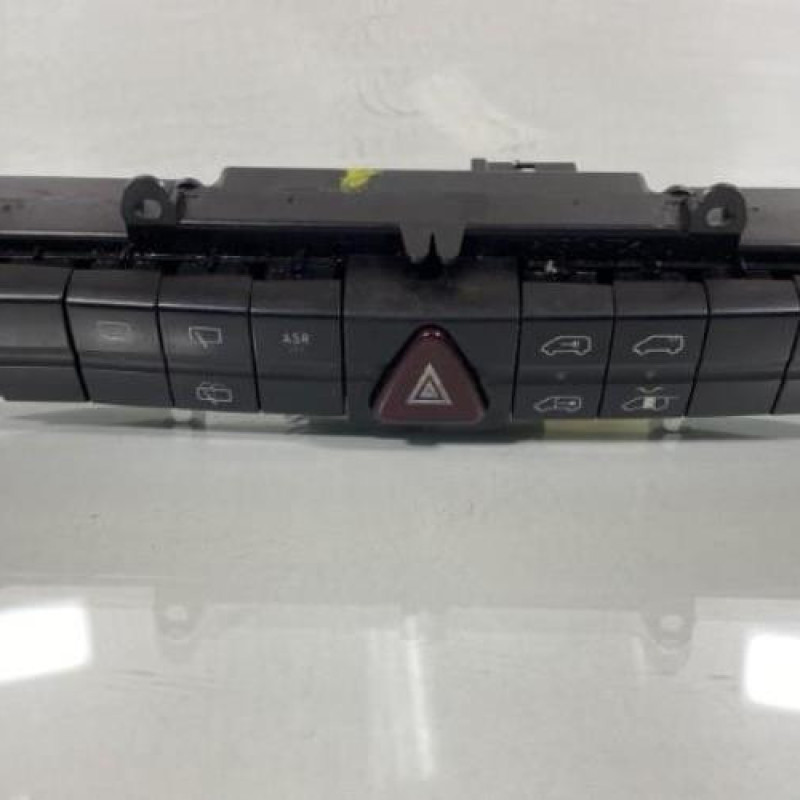 Bouton de warning MERCEDES VITO 639 Photo n°1