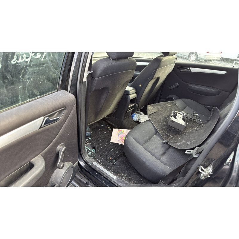 Porte avant gauche MERCEDES CLASSE B 245 Photo n°16