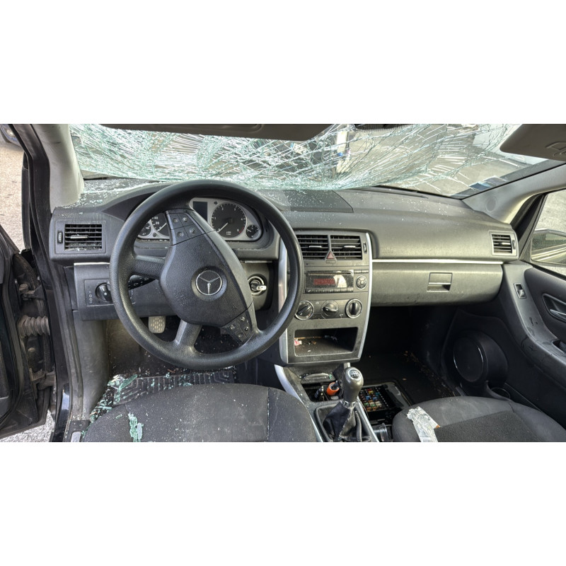 Porte avant gauche MERCEDES CLASSE B 245 Photo n°17