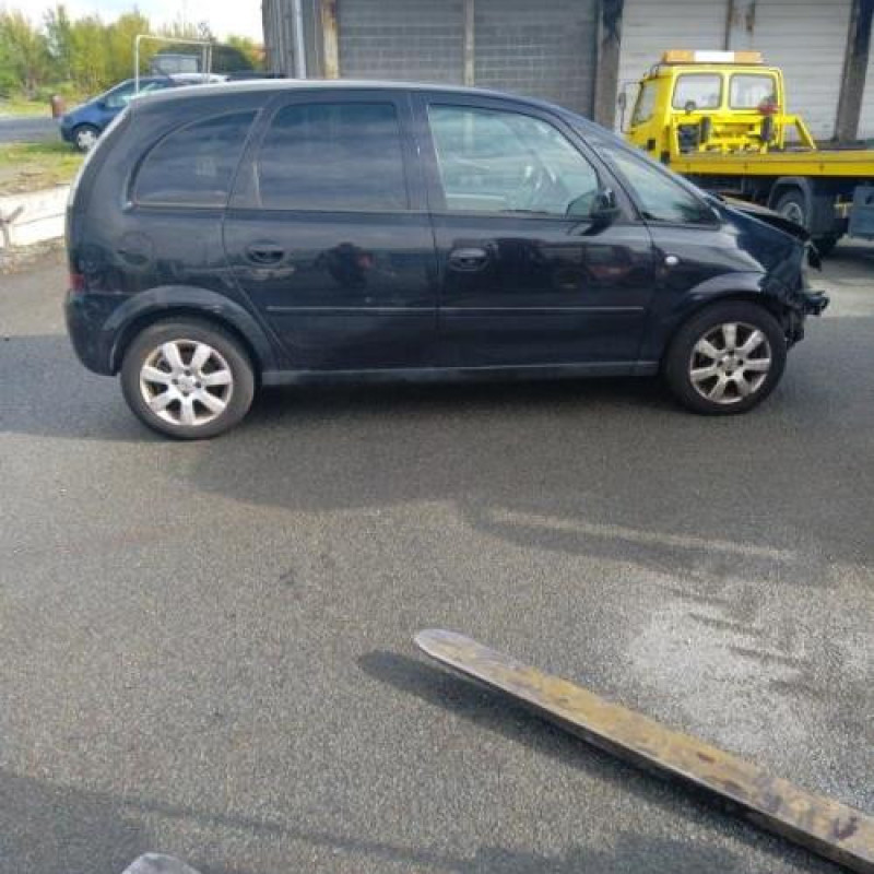Pretensionneur de ceinture avant droit OPEL MERIVA A Photo n°5