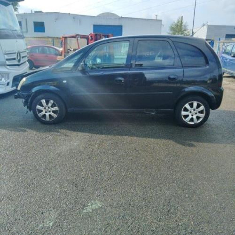 Pretensionneur de ceinture avant droit OPEL MERIVA A Photo n°7