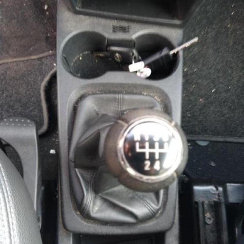 Pretensionneur de ceinture avant droit OPEL MERIVA A Photo n°12