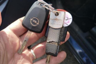 Pretensionneur de ceinture avant droit OPEL MERIVA A