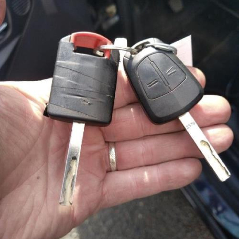 Pretensionneur de ceinture avant droit OPEL MERIVA A Photo n°16