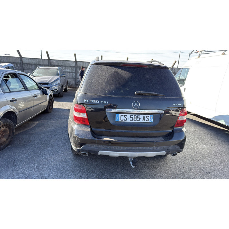 Porte avant gauche MERCEDES CLASSE M 164 Photo n°10
