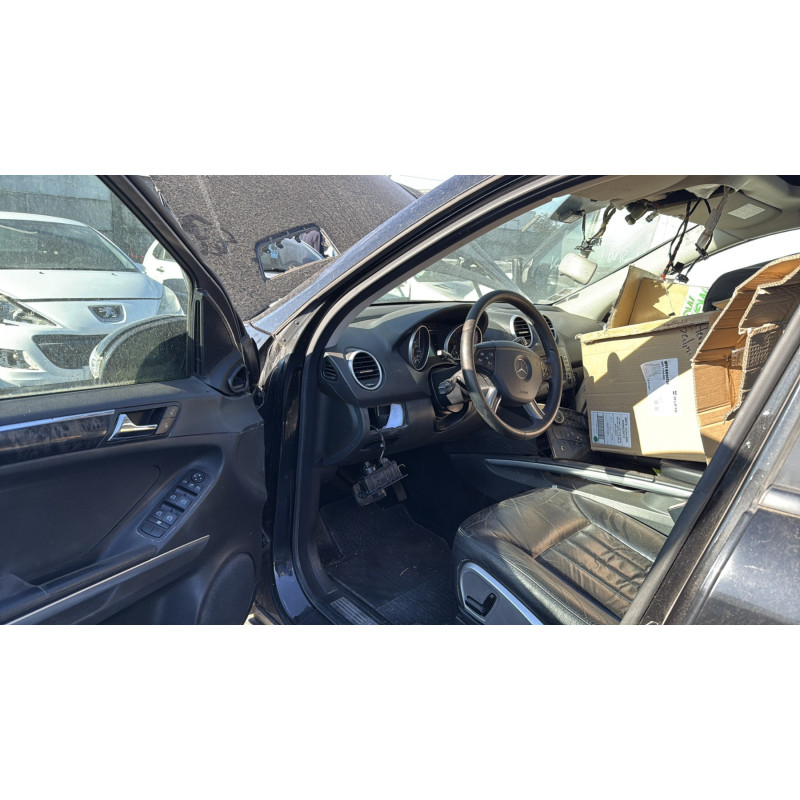 Porte avant gauche MERCEDES CLASSE M 164 Photo n°16
