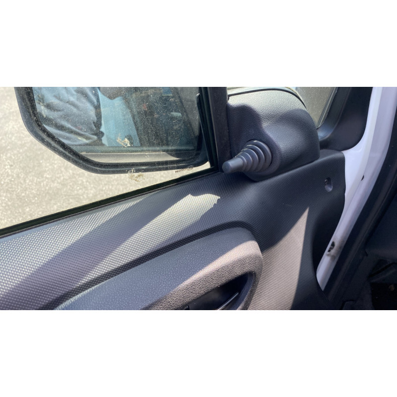 Porte avant droit PEUGEOT PARTNER 2 Photo n°17