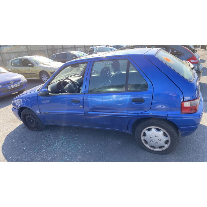 Porte avant droit CITROEN SAXO Photo n°12