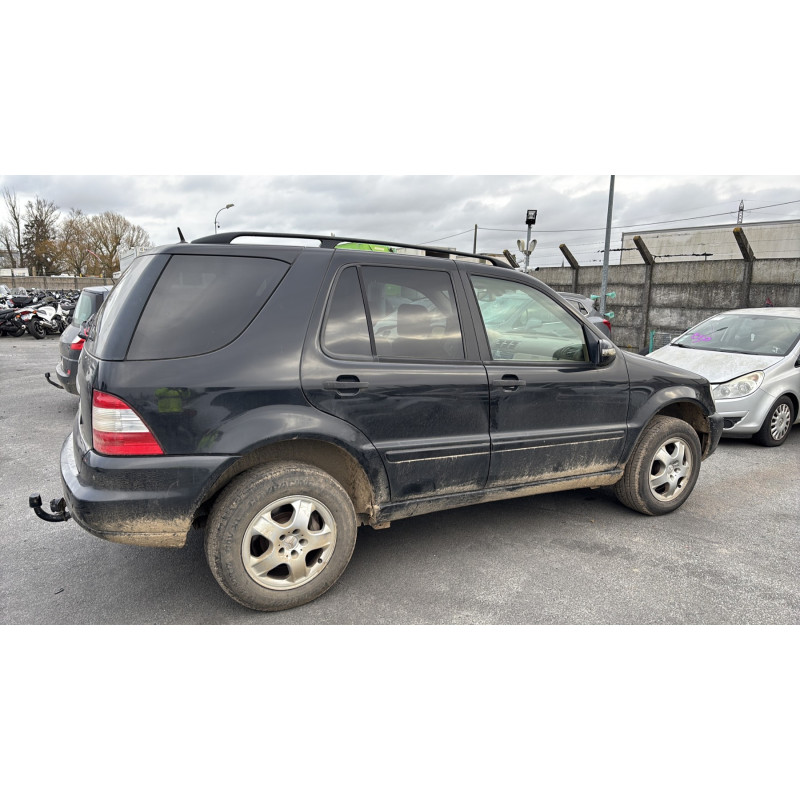 Porte avant gauche MERCEDES CLASSE M 163 Photo n°13