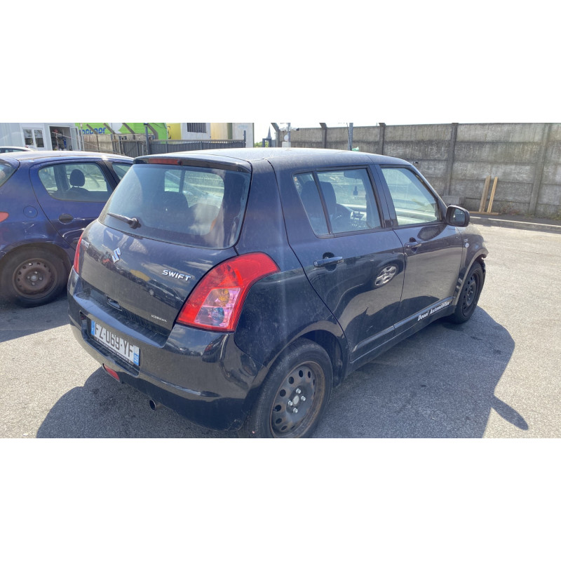 Porte avant droit SUZUKI SWIFT 3 Photo n°10