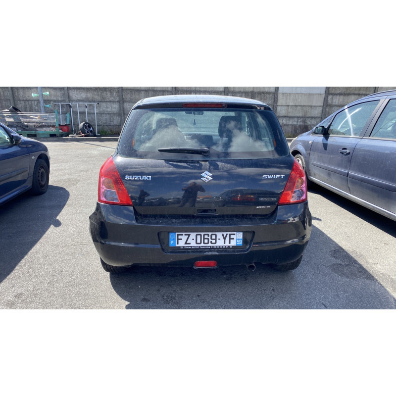 Porte avant droit SUZUKI SWIFT 3 Photo n°12