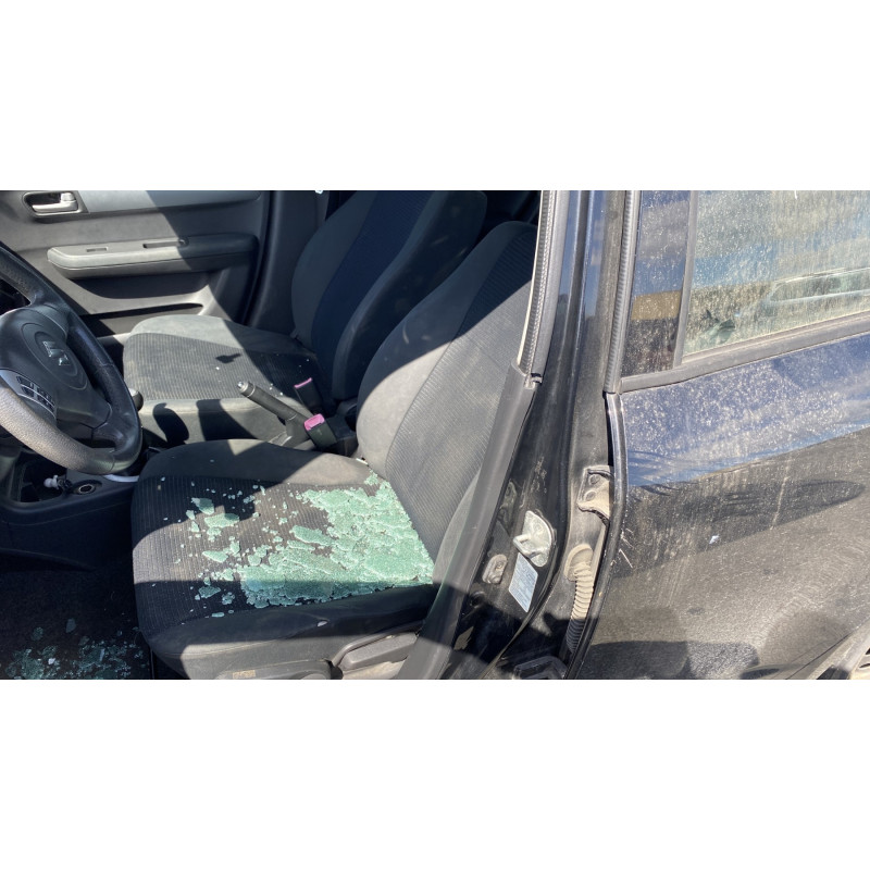 Porte avant droit SUZUKI SWIFT 3 Photo n°18