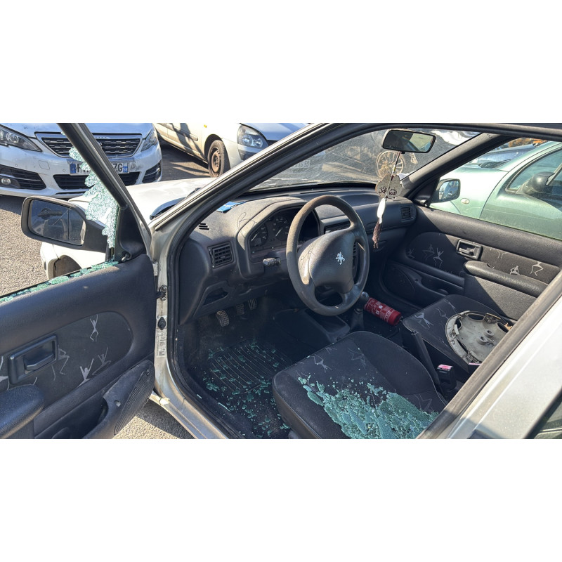 Porte arriere gauche PEUGEOT 106 Photo n°9