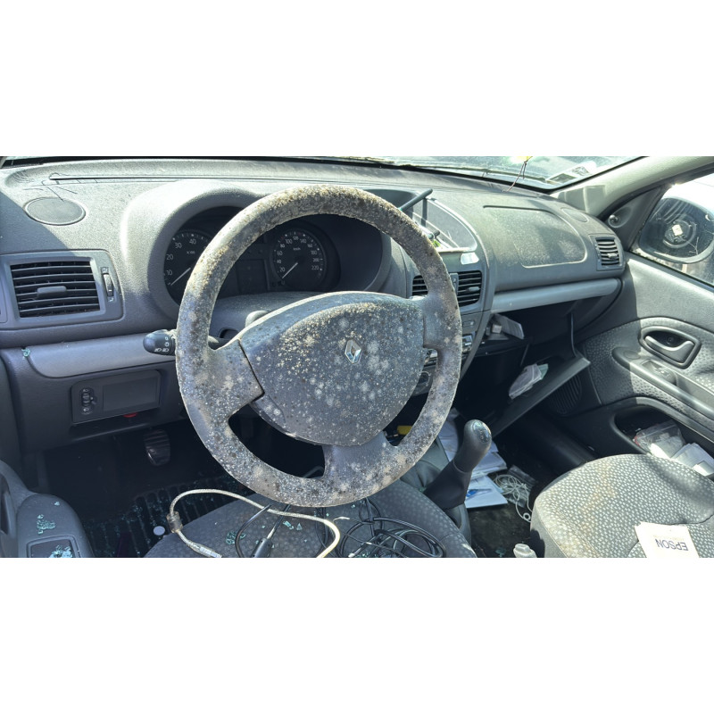 Porte avant droit RENAULT CLIO 2 CAMPUS Photo n°17