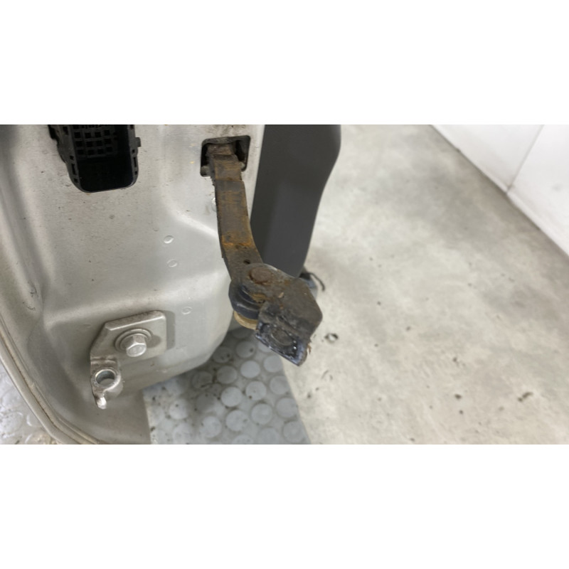 Porte avant droit OPEL CORSA D Photo n°6
