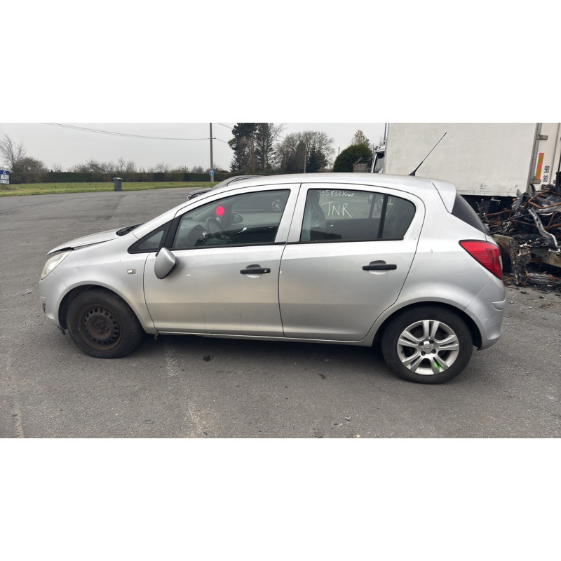 Porte avant droit OPEL CORSA D Photo n°14