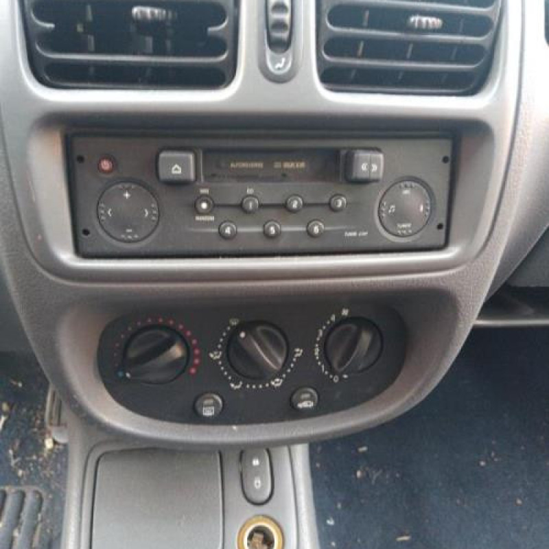 Interrupteur de leve vitre avant gauche RENAULT CLIO 2 Photo n°11