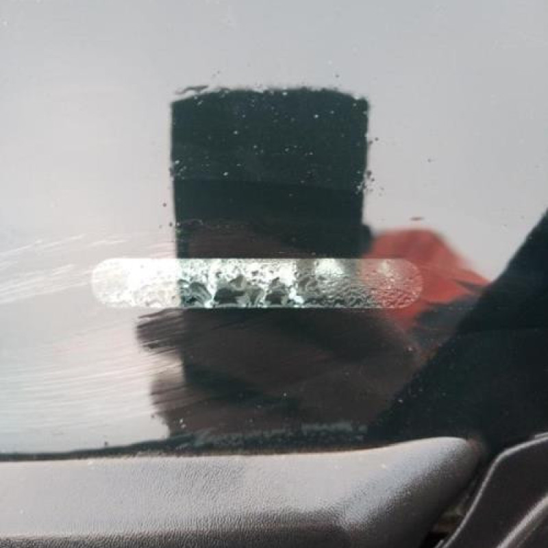 Pretensionneur de ceinture avant droit RENAULT CLIO 3 Photo n°8