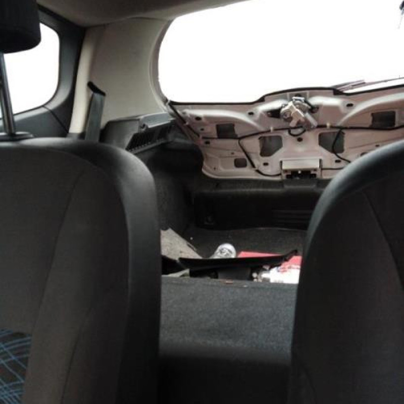 Pretensionneur de ceinture avant droit RENAULT CLIO 3 Photo n°10