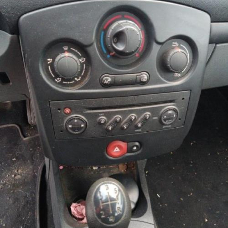 Pretensionneur de ceinture avant droit RENAULT CLIO 3 Photo n°12