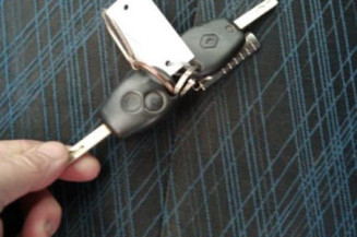 Pretensionneur de ceinture avant droit RENAULT CLIO 3