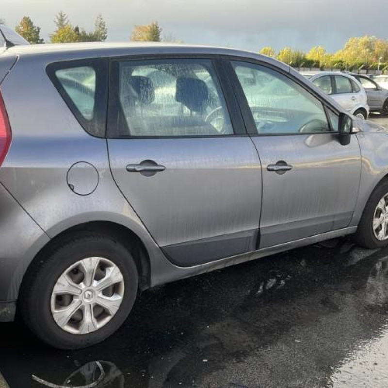 Feu arriere principal droit (feux) RENAULT SCENIC 3 Photo n°7