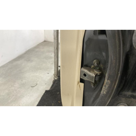 Porte arriere gauche TOYOTA AVENSIS 2 Photo n°1