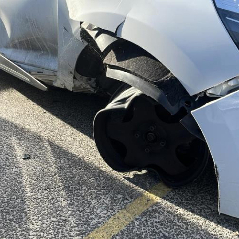 Leve vitre electrique avant droit RENAULT CLIO 4 Photo n°9