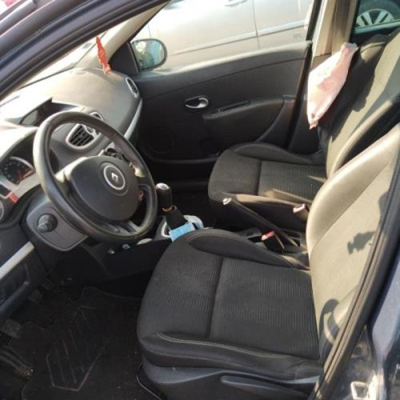 Compteur RENAULT CLIO 3 Photo n°9
