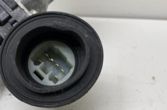 Leve vitre electrique avant gauche SUZUKI SWIFT 4