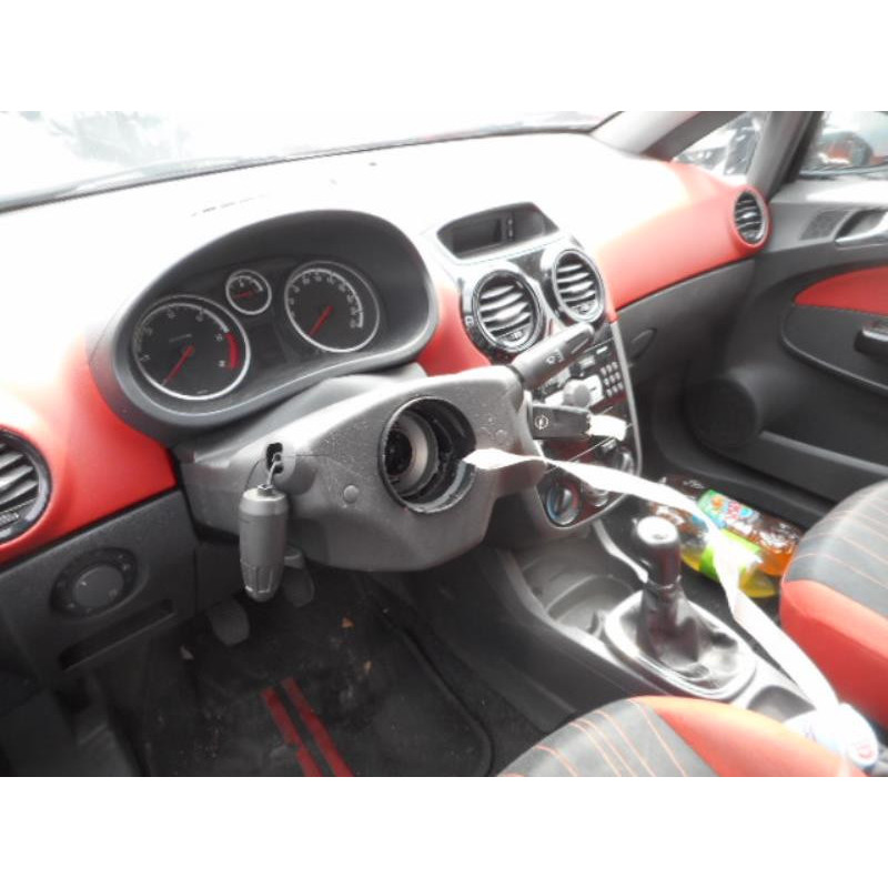 Porte avant droit OPEL CORSA D Photo n°10