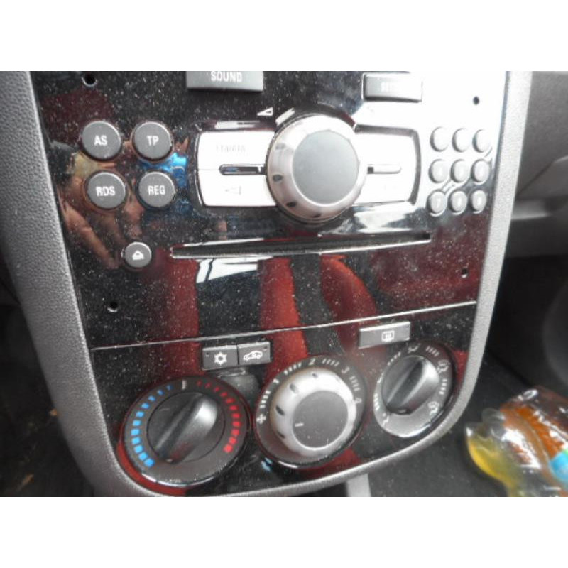Porte avant droit OPEL CORSA D Photo n°13
