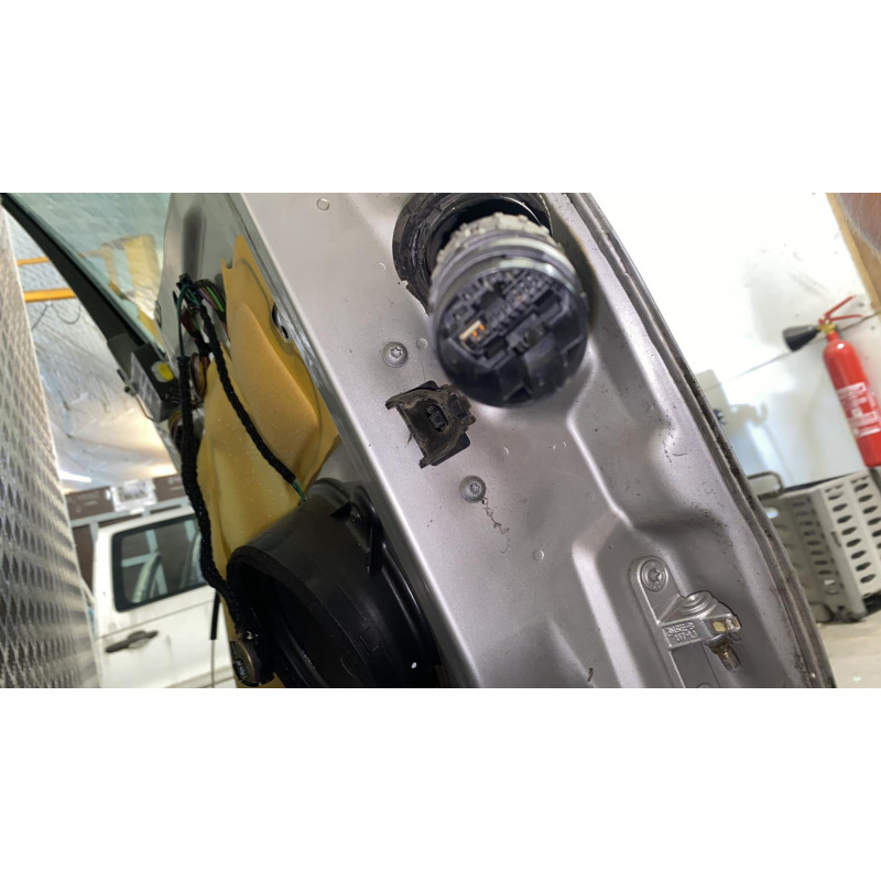 Porte avant gauche MERCEDES VANEO 414 Photo n°6
