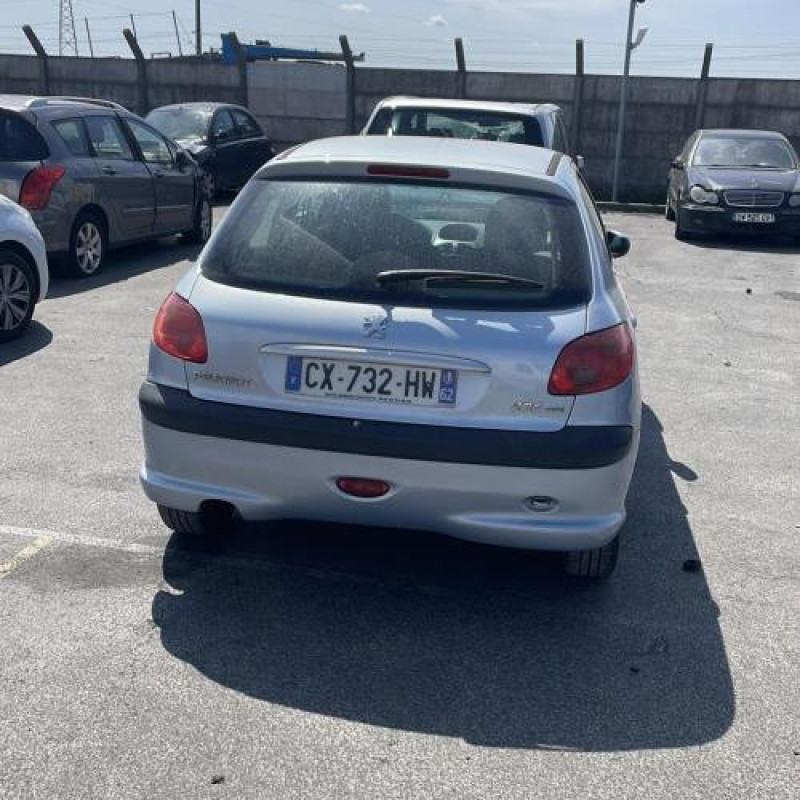 Pretensionneur de ceinture avant droit PEUGEOT 206 Photo n°6