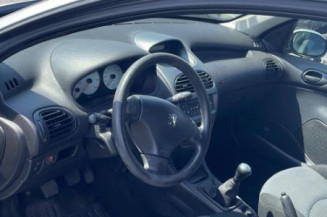 Pretensionneur de ceinture avant droit PEUGEOT 206