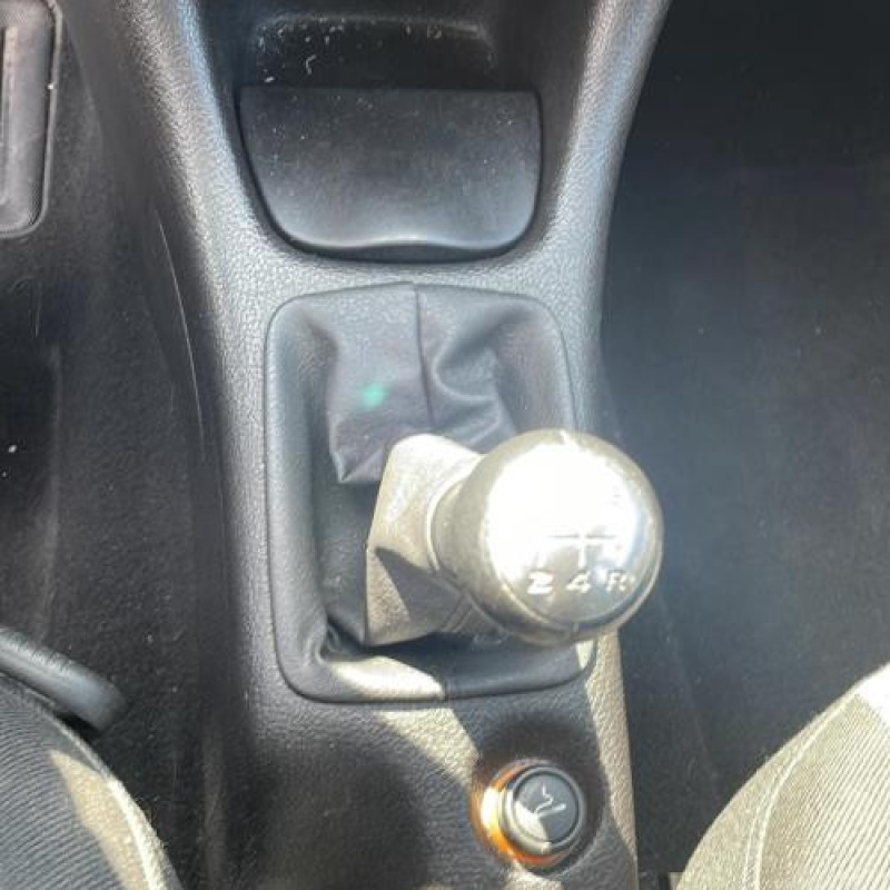 Pretensionneur de ceinture avant droit PEUGEOT 206 Photo n°12
