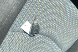 Pretensionneur de ceinture avant droit PEUGEOT 206