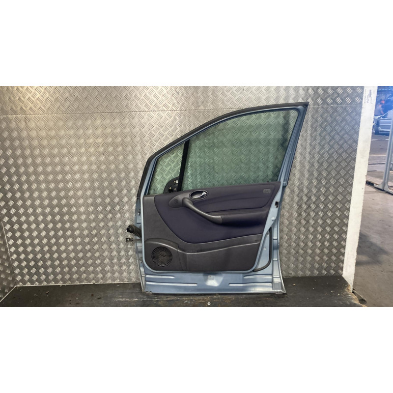 Porte avant droit MERCEDES CLASSE A 168 Photo n°1