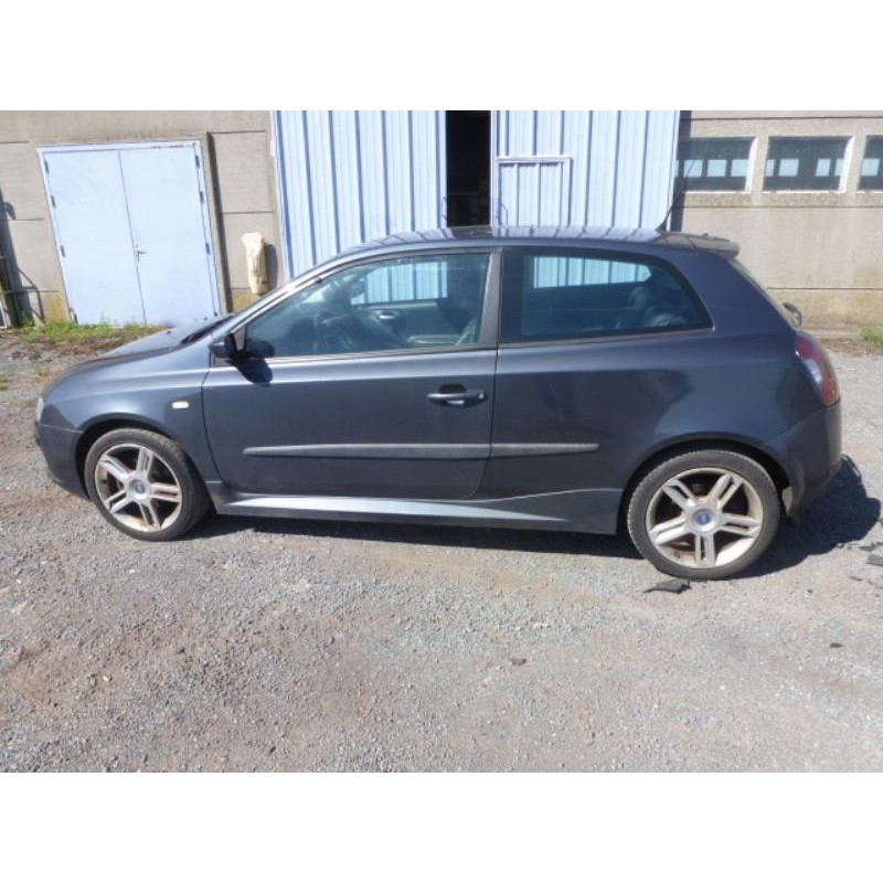 Porte avant droit FIAT STILO Photo n°1