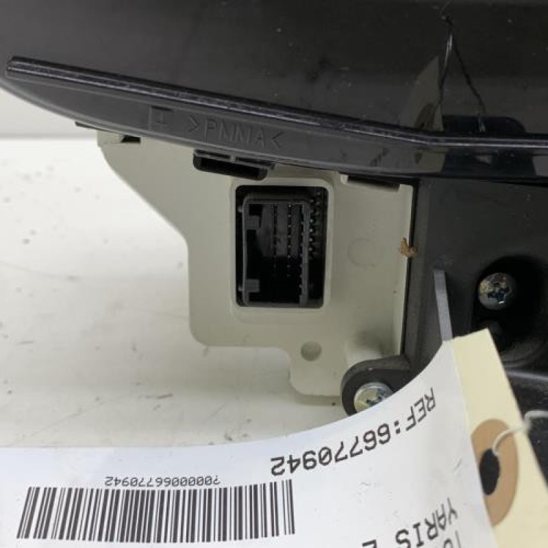 Compteur TOYOTA YARIS 2 Photo n°3