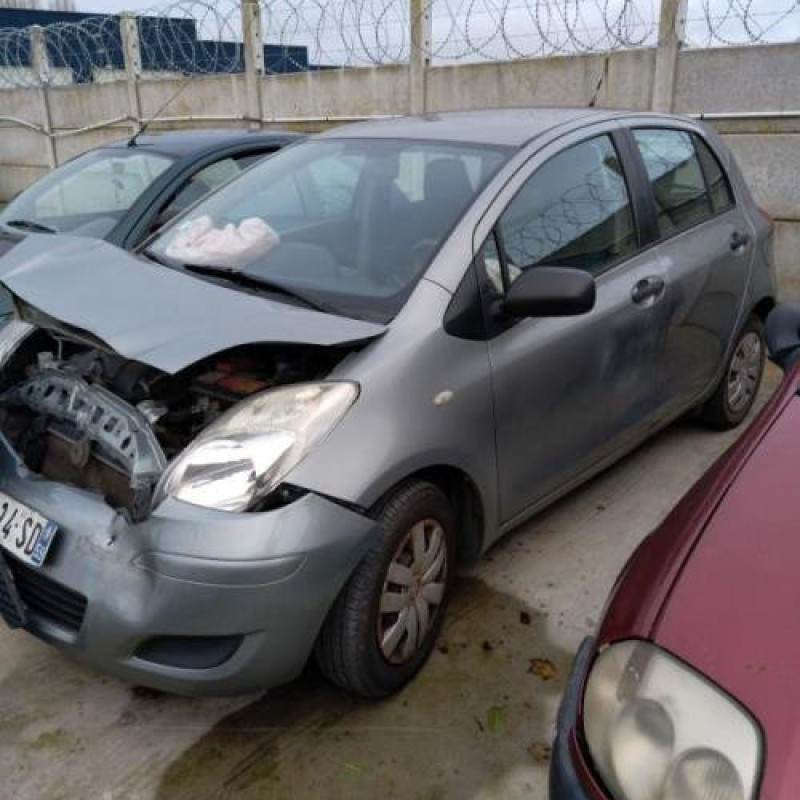 Compteur TOYOTA YARIS 2 Photo n°7