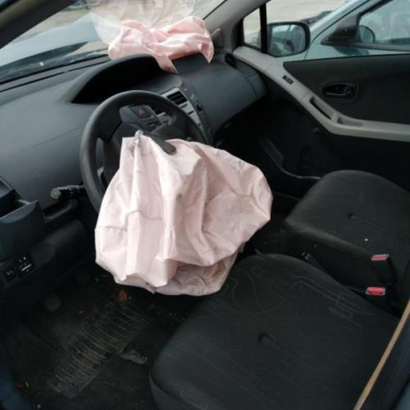 Compteur TOYOTA YARIS 2 Photo n°9