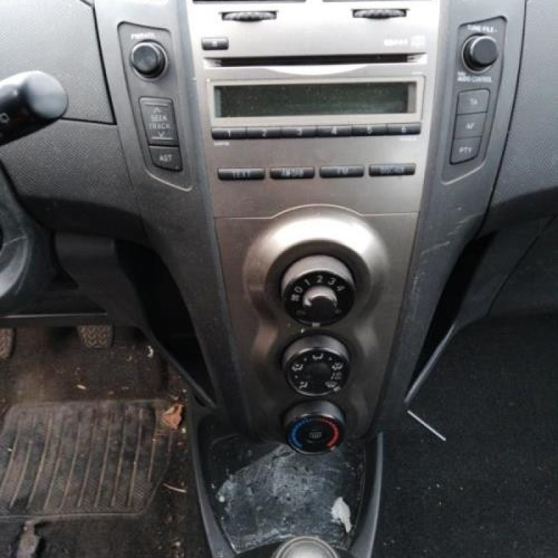 Compteur TOYOTA YARIS 2 Photo n°11