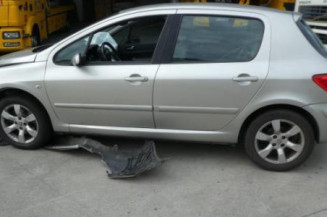 Serrure avant droit PEUGEOT 307