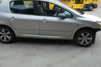 Calculateur moteur PEUGEOT 307