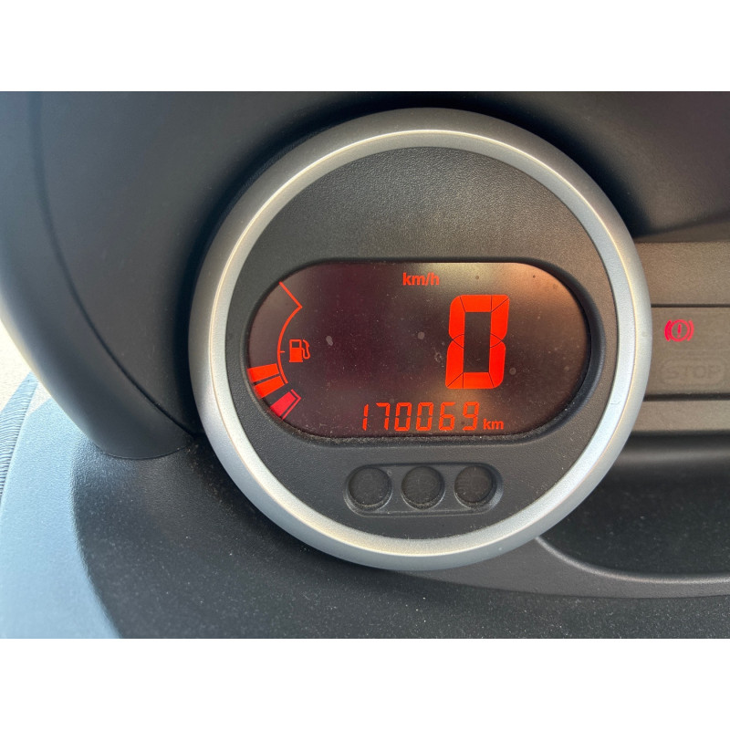RENAULT TWINGO 2 PHASE 1 1.2i - 16V Photo n°8